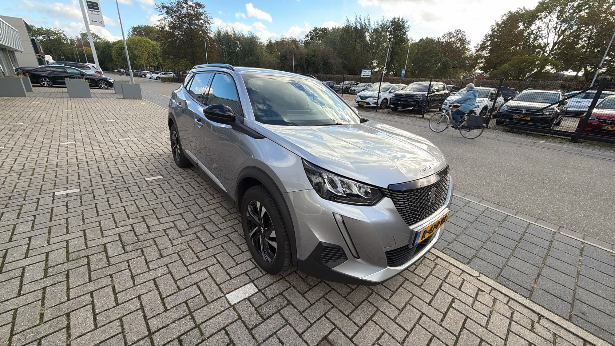 Peugeot 2008 1.2i Allure Pack