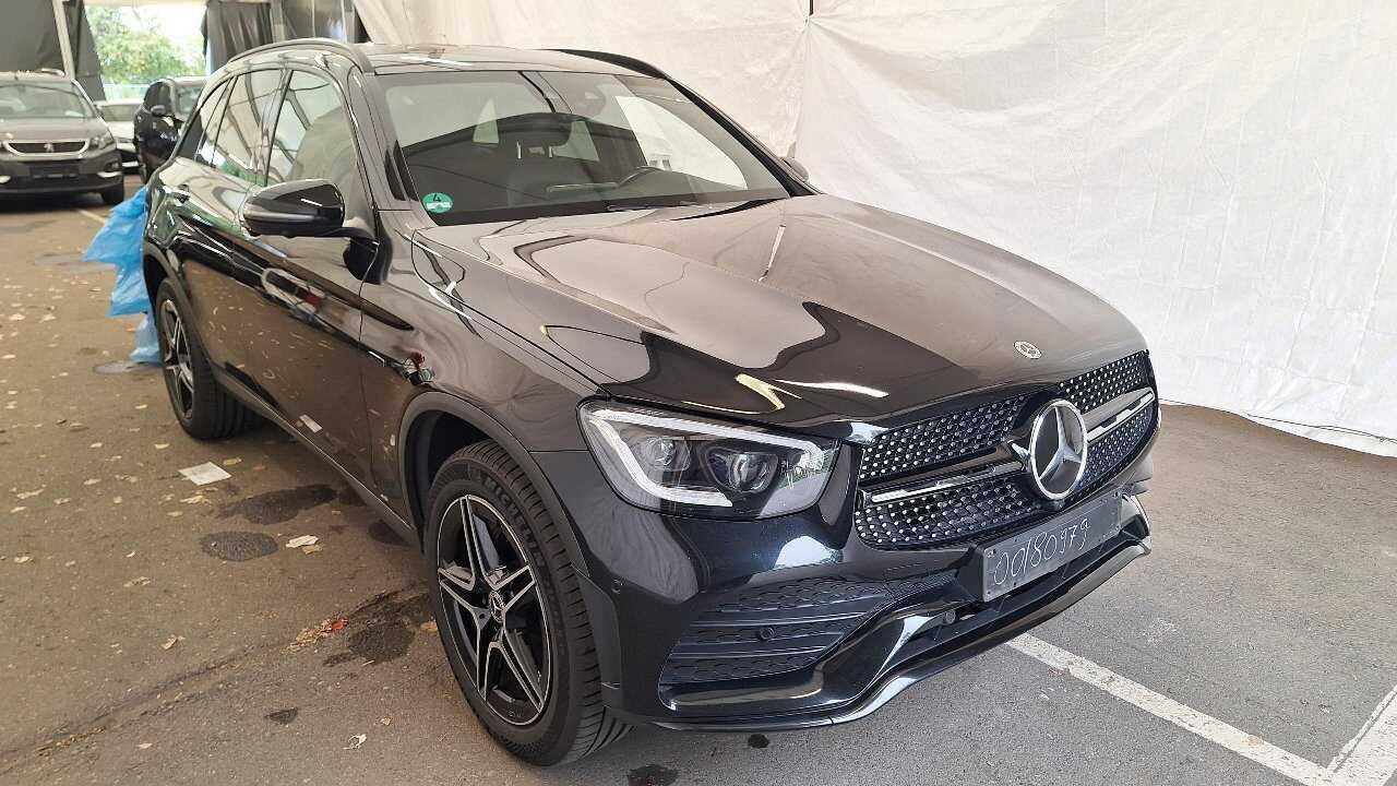 Mercedes-Benz GLC 300e AMG Line