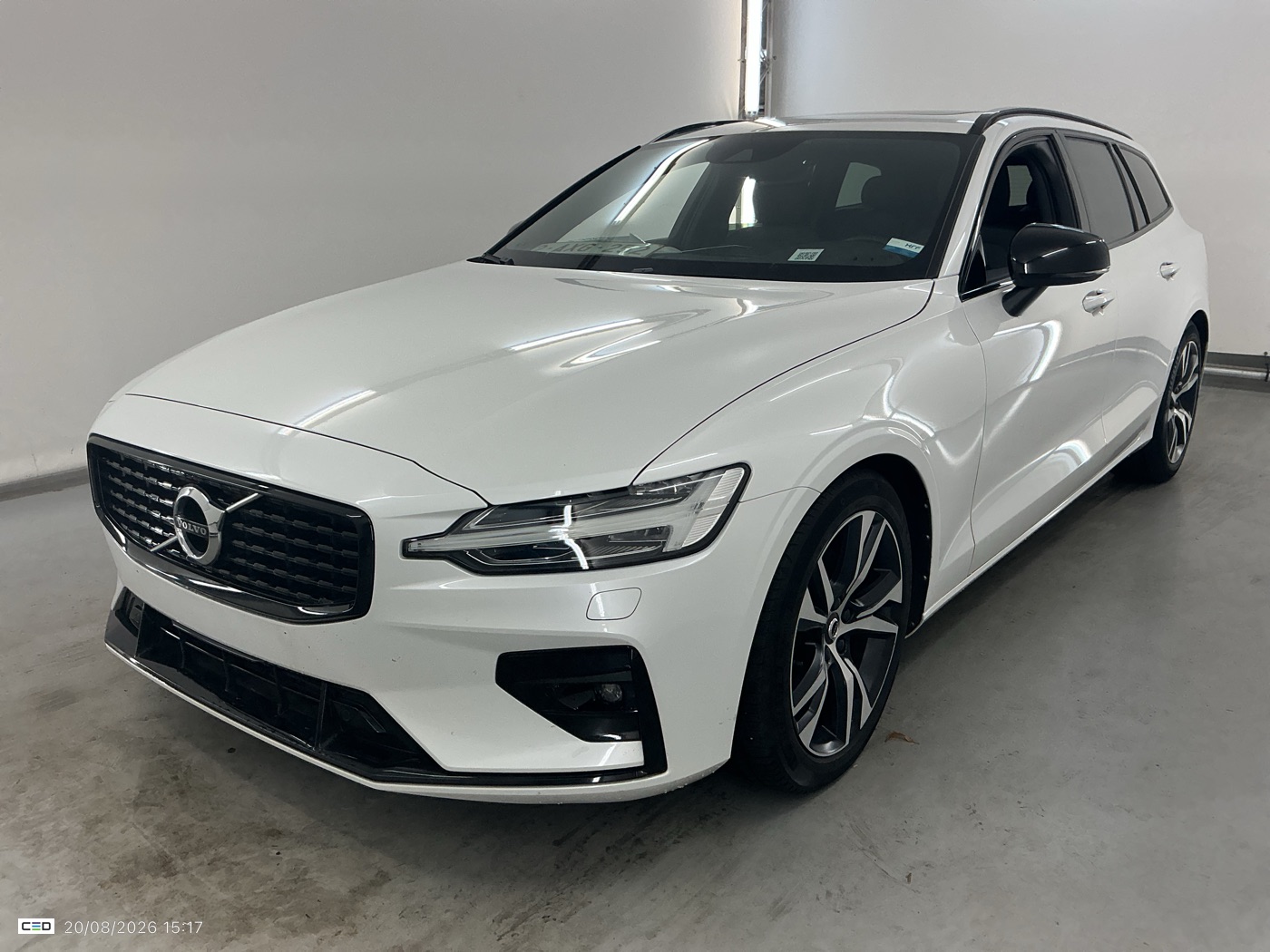 Volvo V60 2.0 B4 R-Design