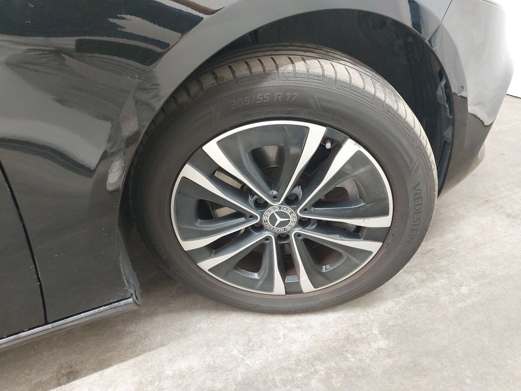 Mercedes-Benz A-Klasse A 250 e Luxury Line 5d
