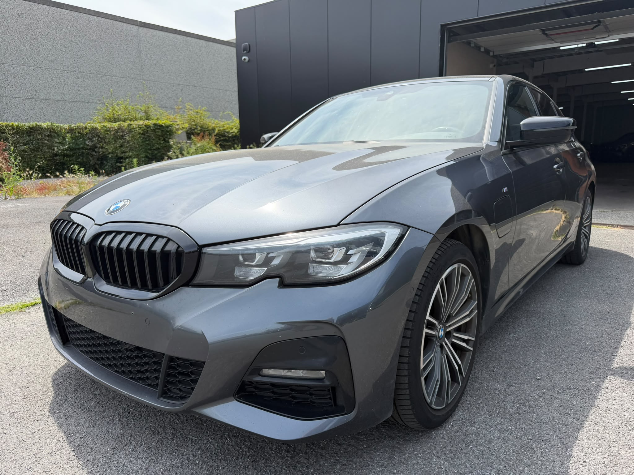 BMW 3 Series 330e M-Pack