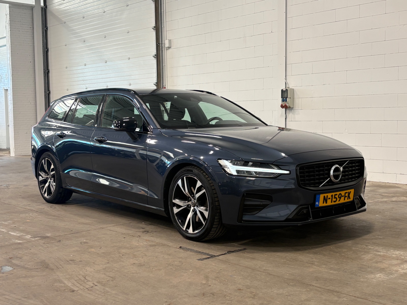 Volvo V60 B3 R-Design