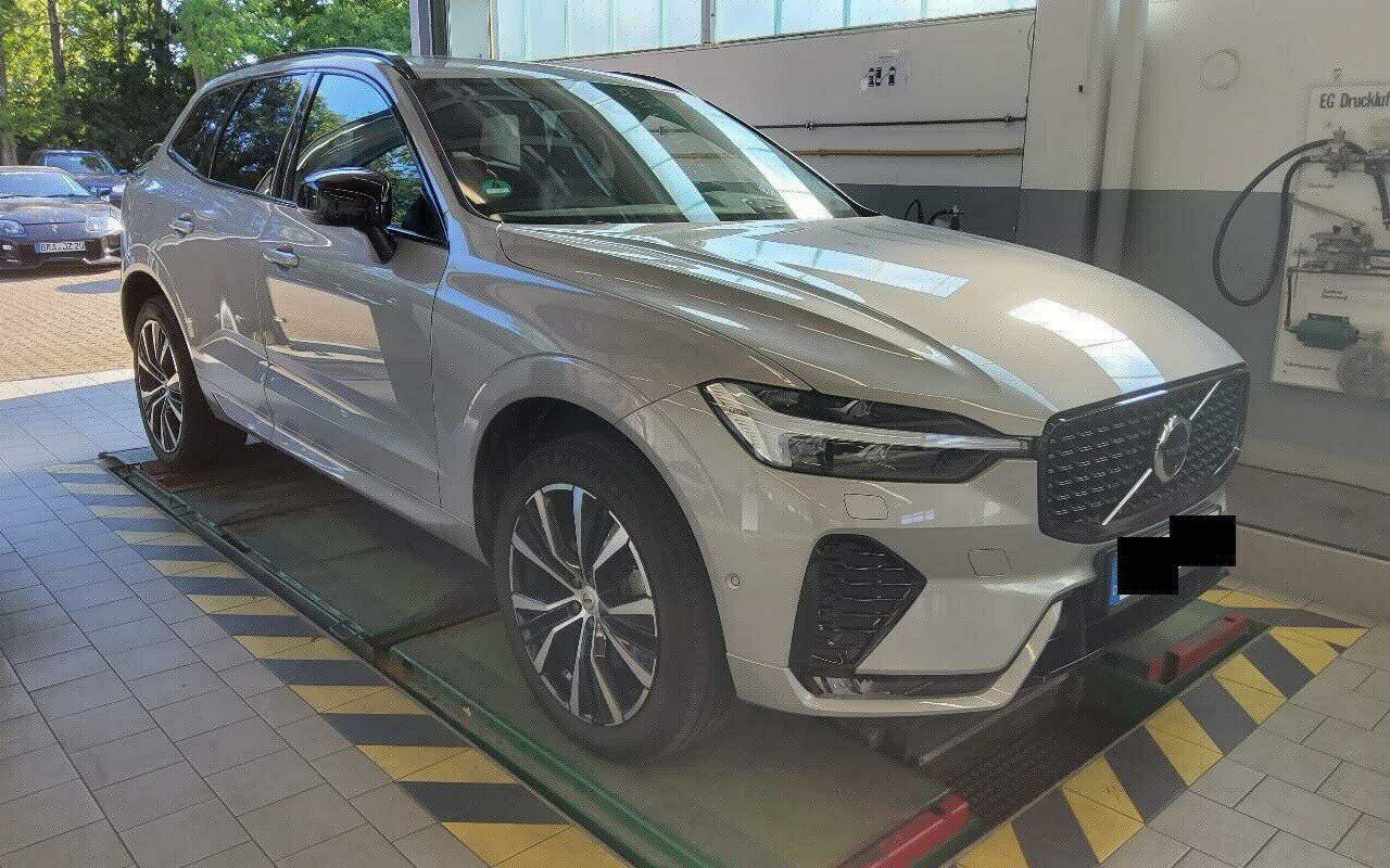 Volvo XC60 B5 Ultra Dark