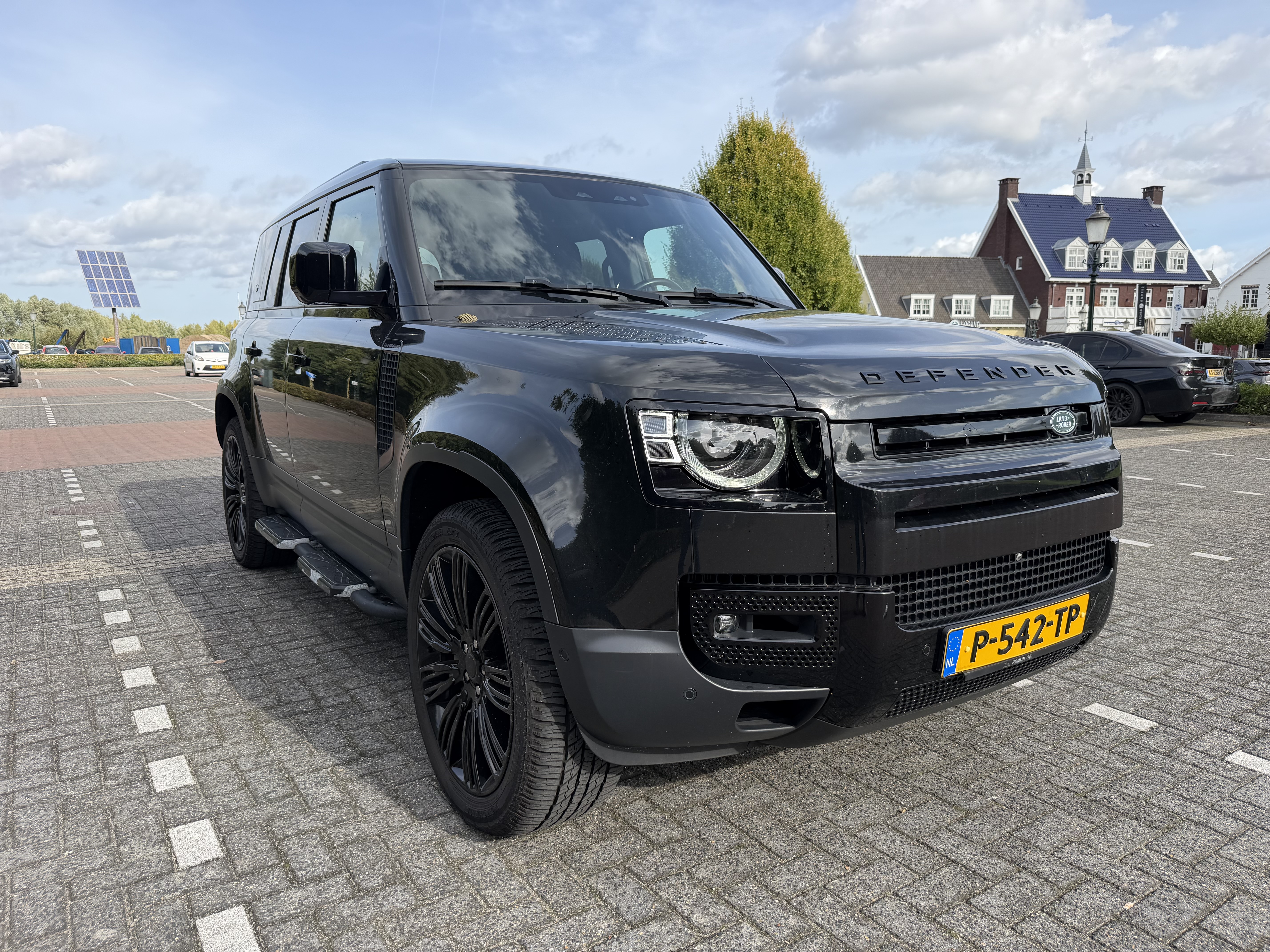 Land Rover Defender 110 P400e S