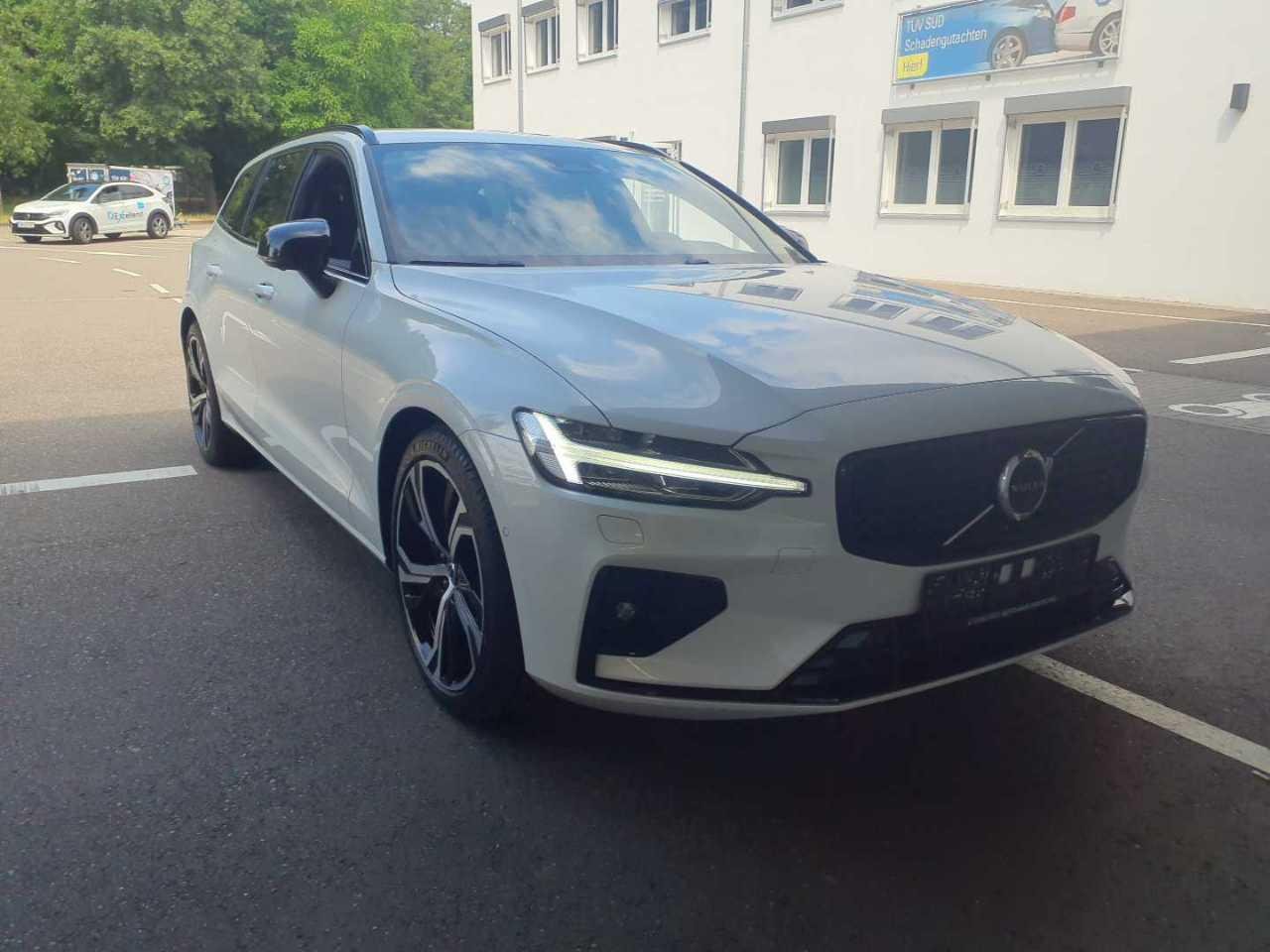 Volvo V60 B4 Plus Dark