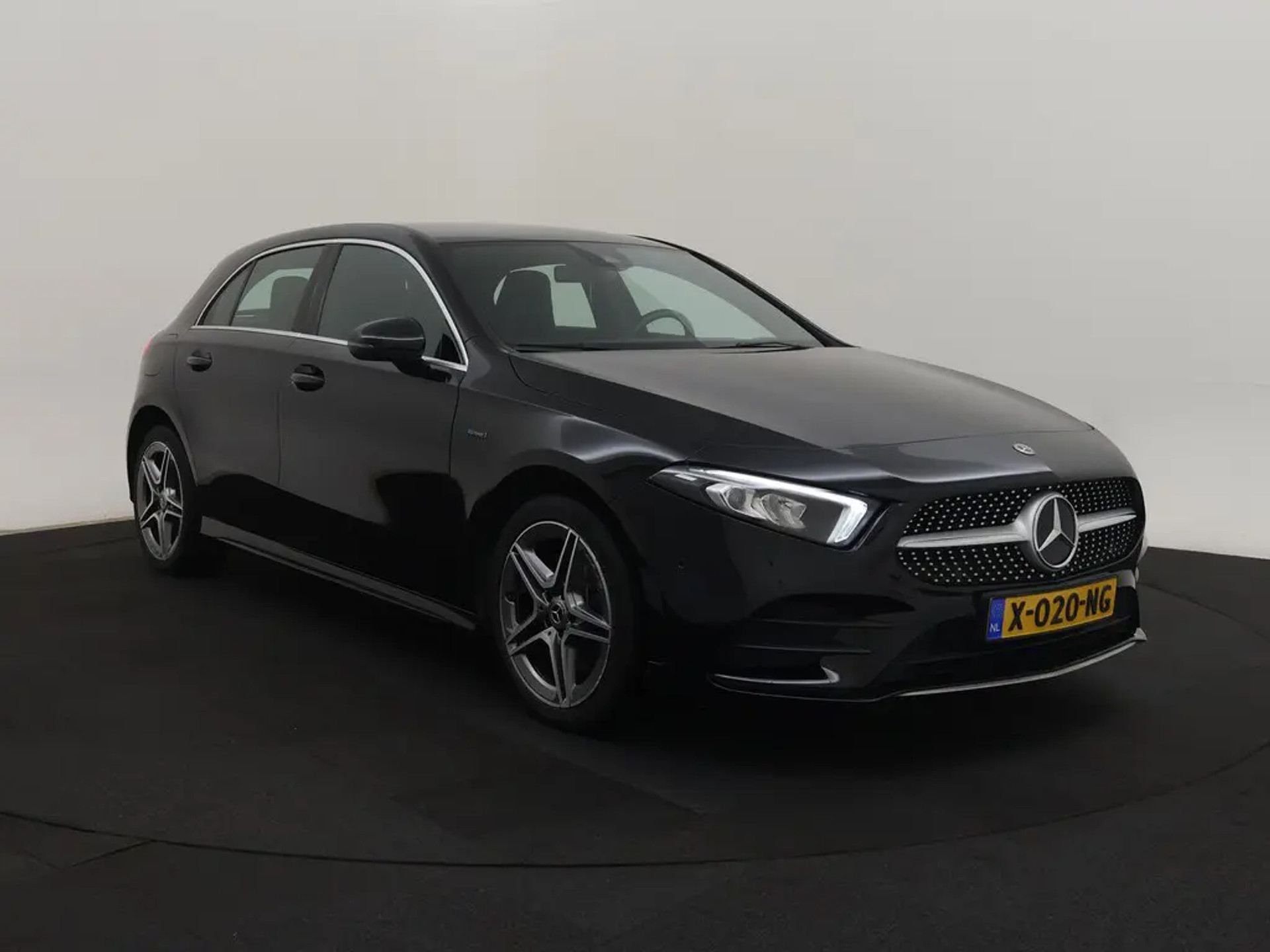 Mercedes-Benz A 250e Business Solution AMG