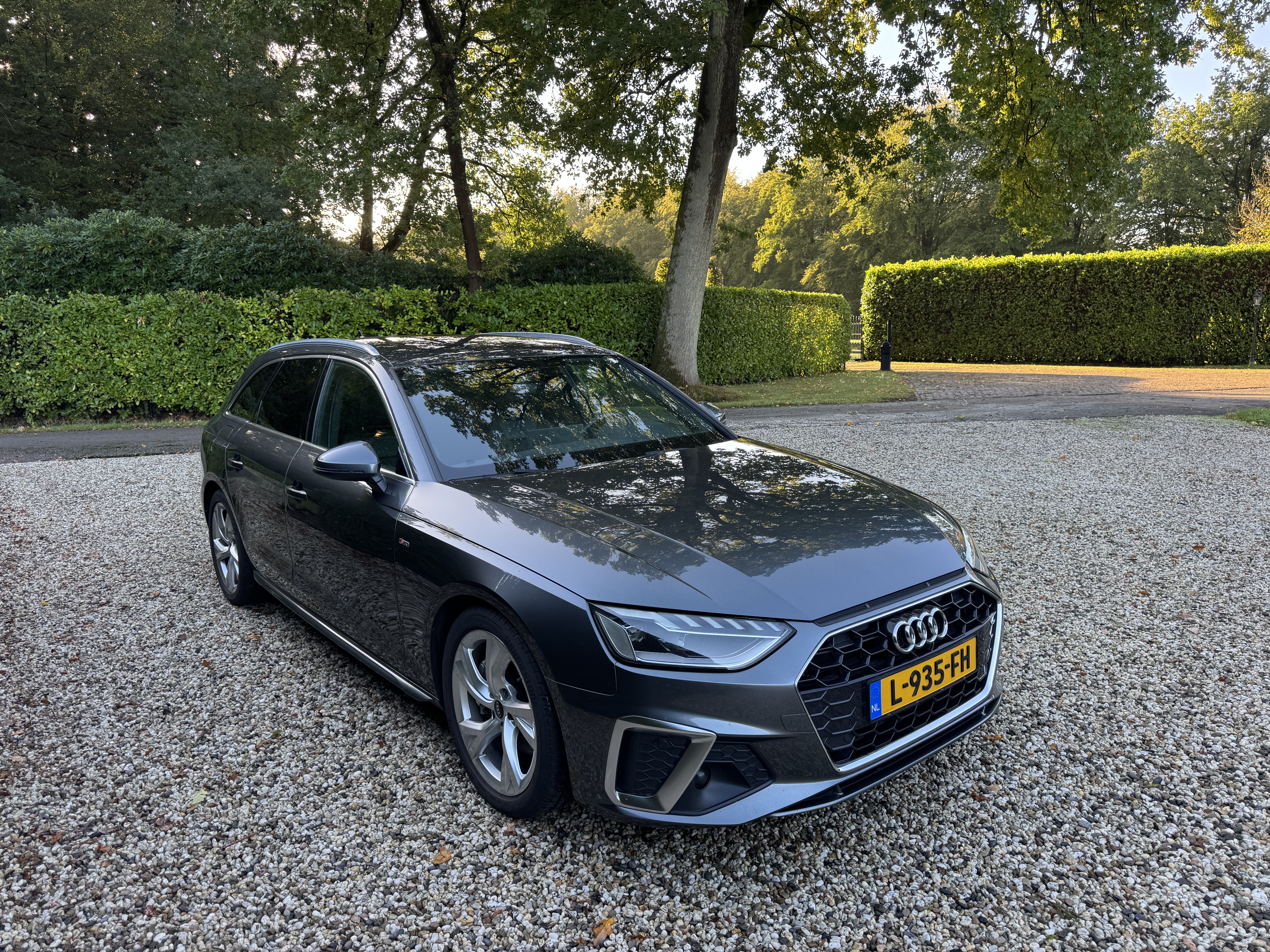 Audi A4 Avant 40 TFSI S Line