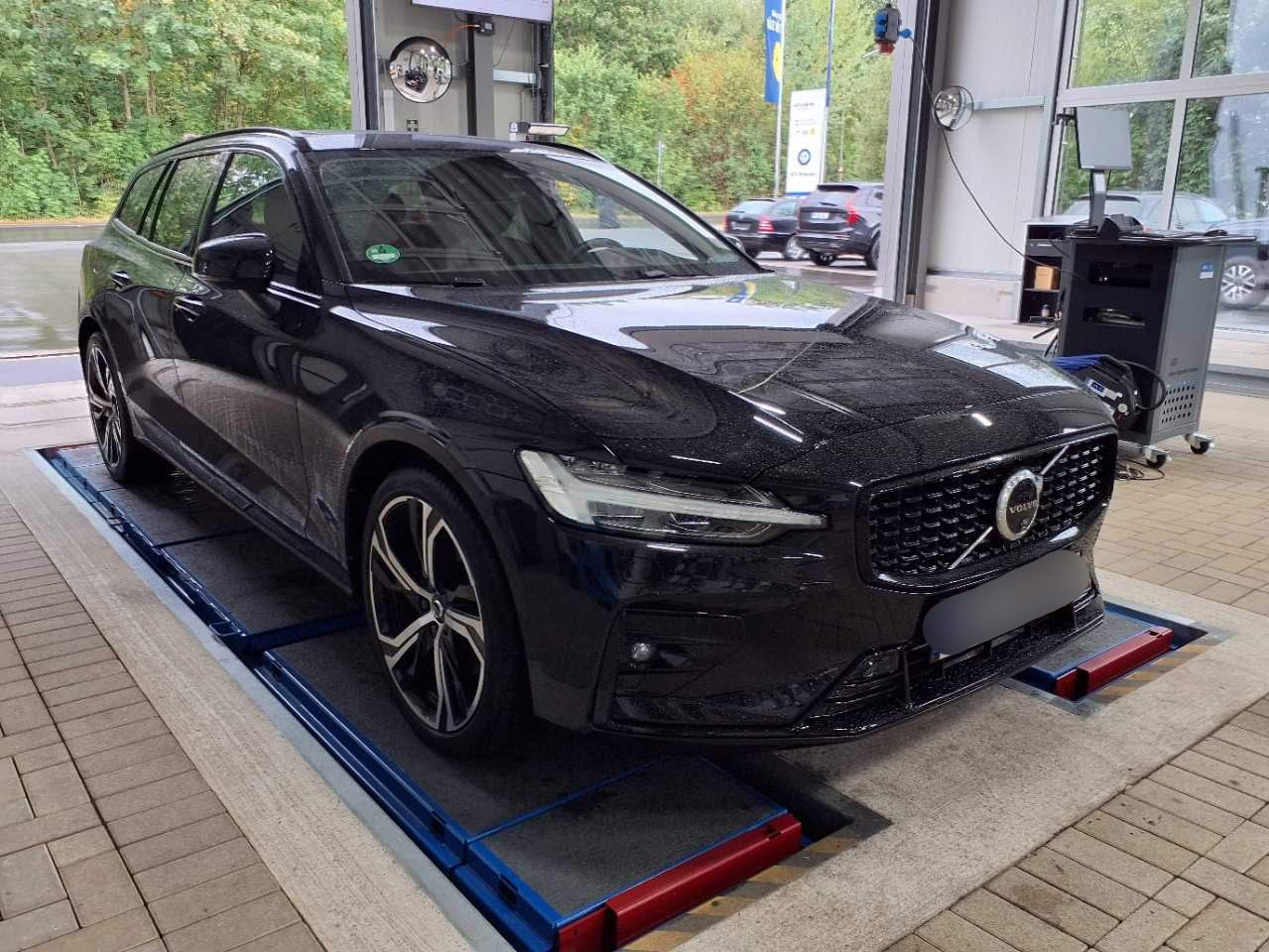 Volvo V60 B4 Plus Dark