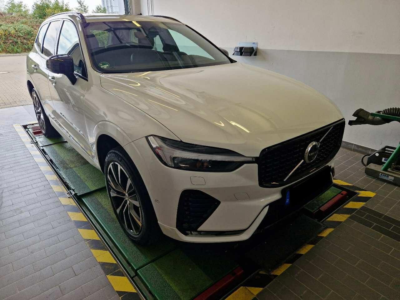 Volvo XC60 B5 Ultra Dark
