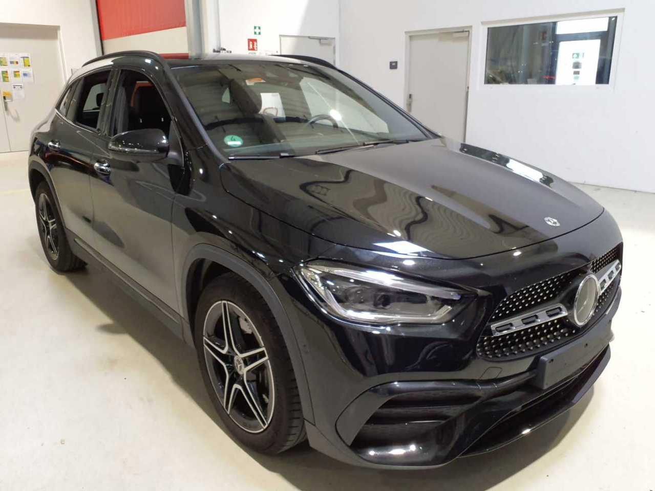 Mercedes-Benz GLA 200 AMG Line