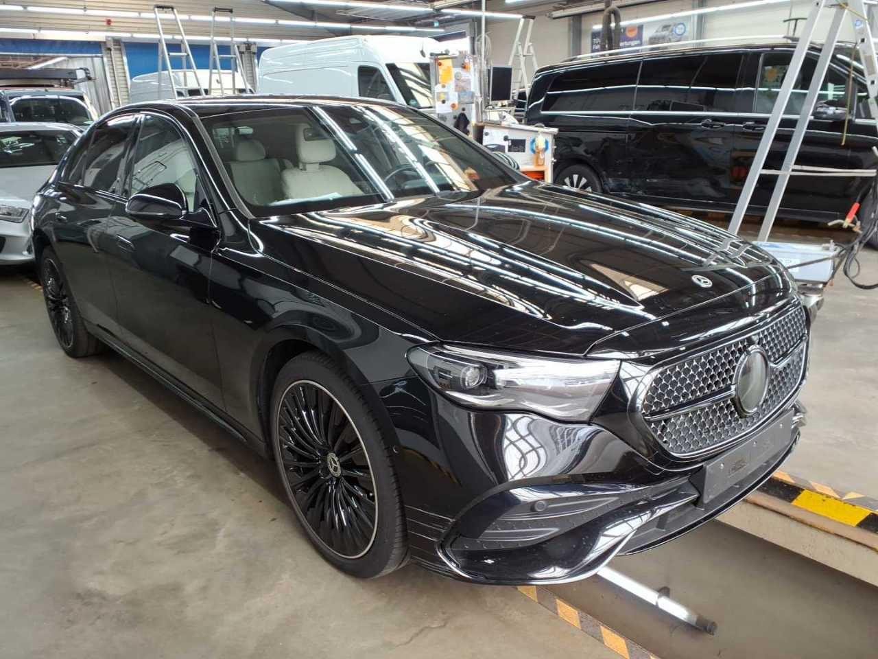 Mercedes-Benz E 300e AMG Line
