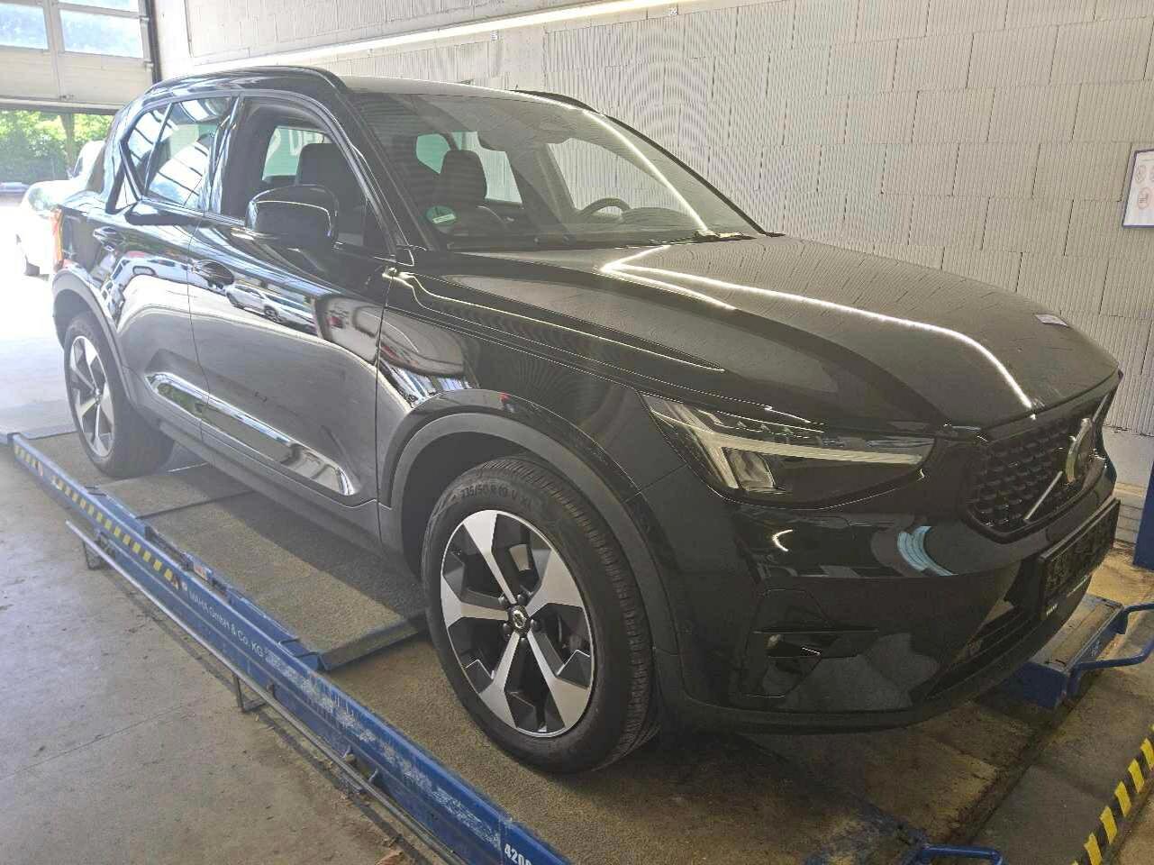 Volvo XC40 B4 Plus Dark