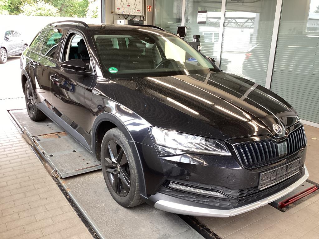 Skoda Superb Combi 2.0 TDI Scout