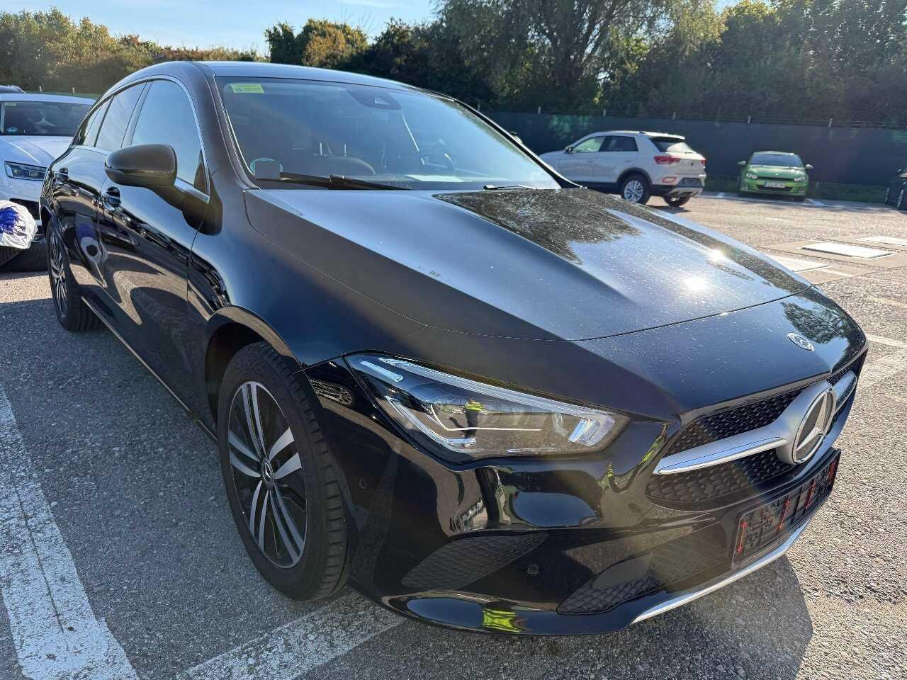 Mercedes-Benz CLA Shooting Brake 180d Progressive