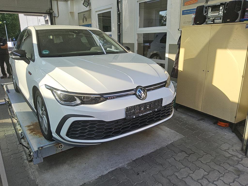 Volkswagen Golf 2.0 TSI