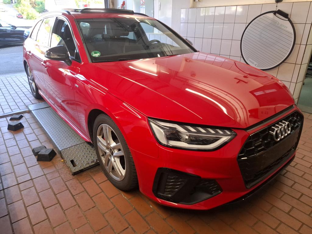 Audi A4 Avant 40 TFSI S Line