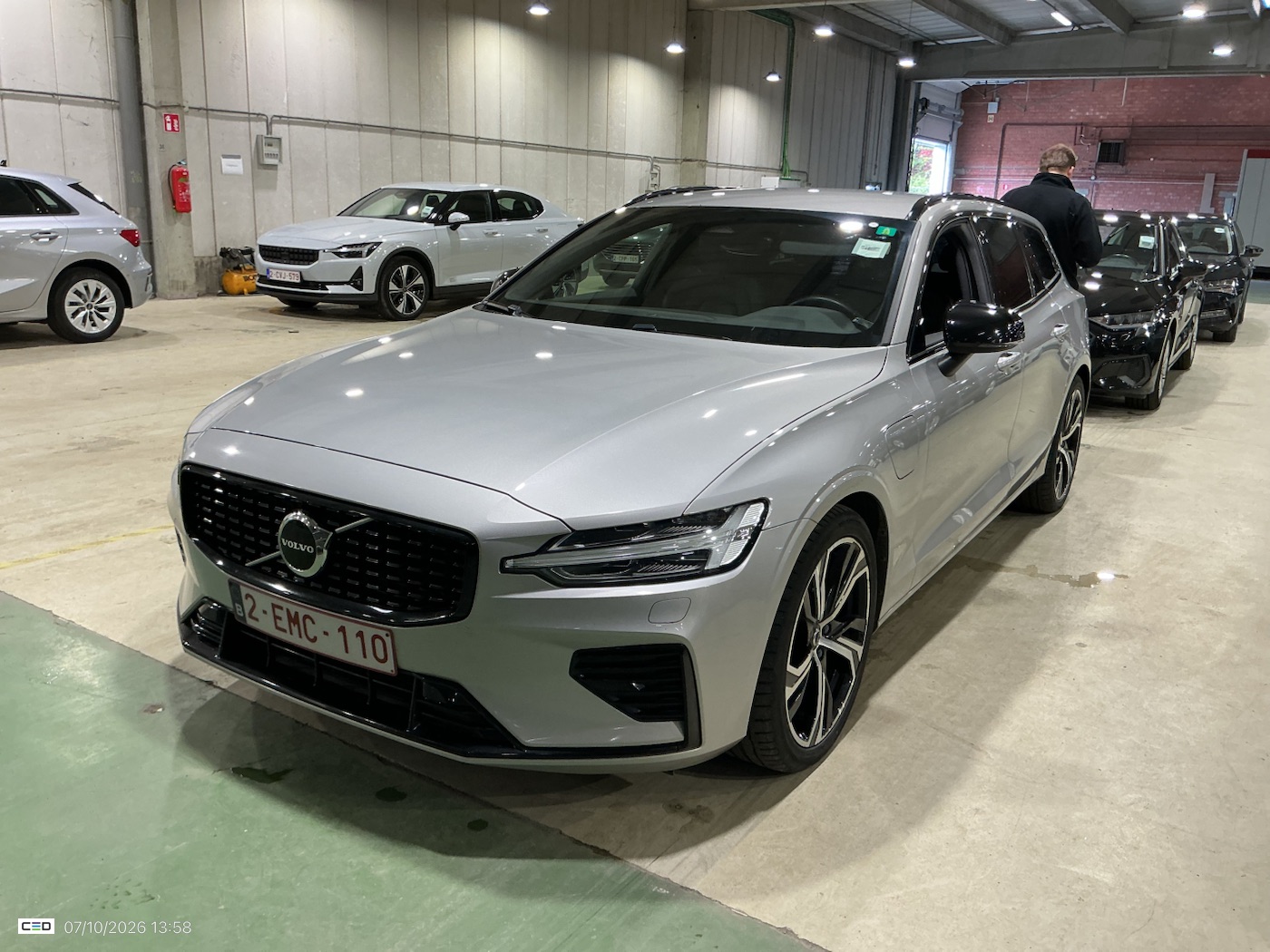 Volvo V60 T8 Plus Dark