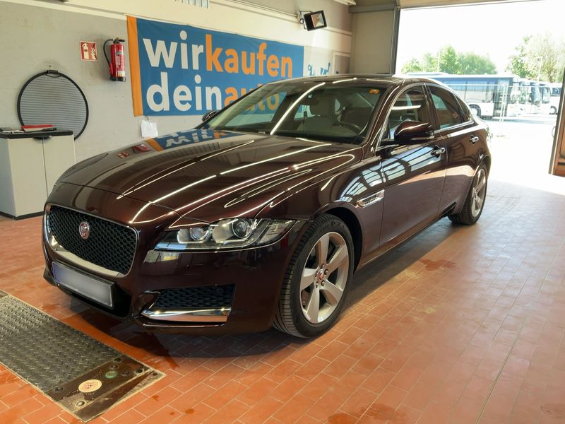 Jaguar XF 30d Prestige