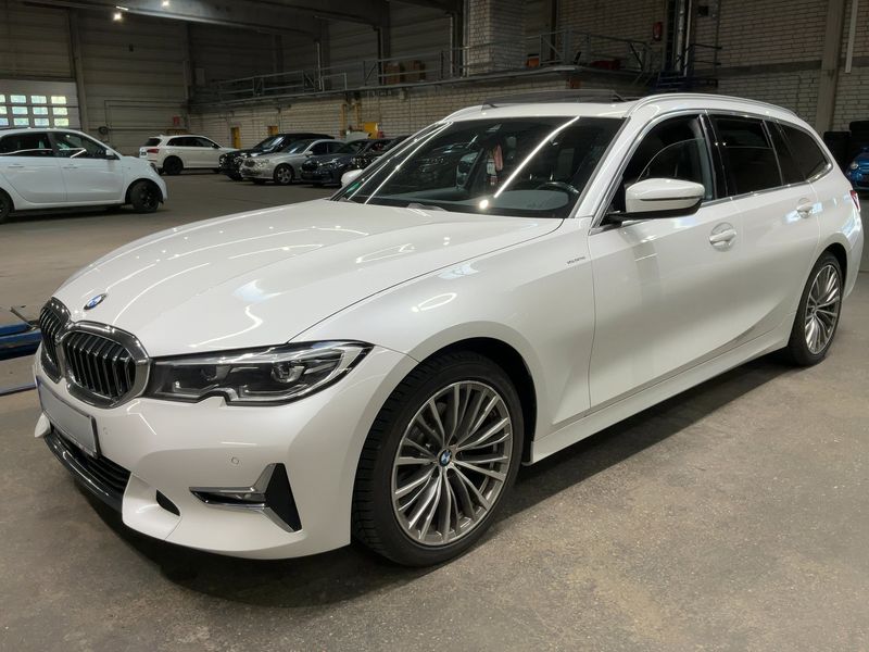 BMW 3 серия 320d Luxury Line