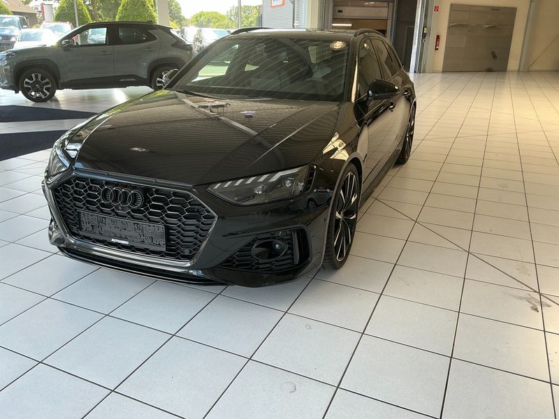 Audi RS 4 2.9 TFSI quattro