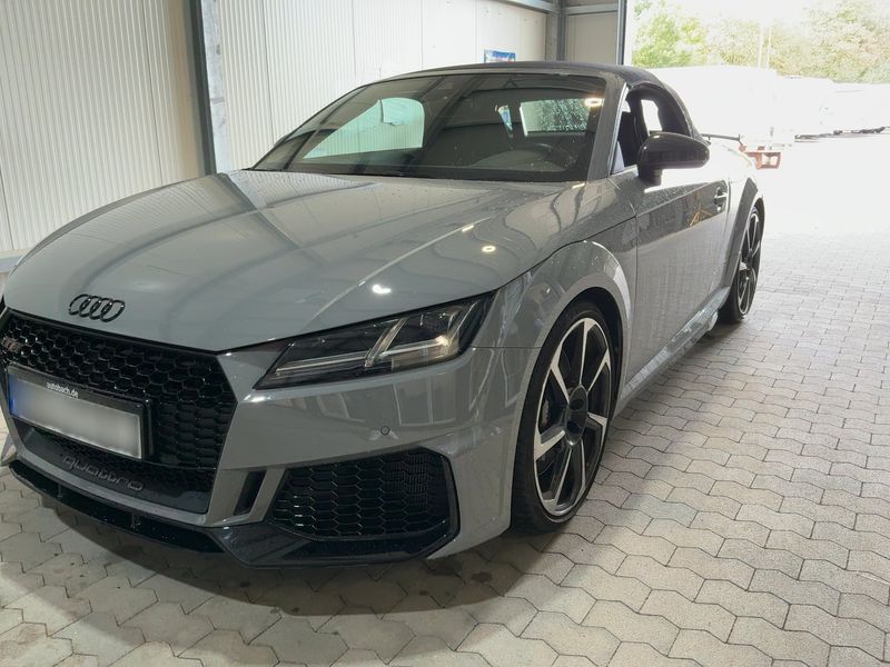 Audi TT RS 2.5 TFSI quattro Roadster