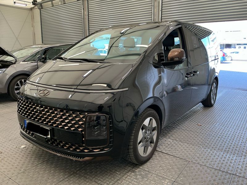 Hyundai Staria 2.2 CRDi Signature 4WD