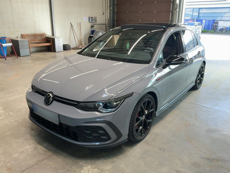 Volkswagen Golf VIII 2.0 TSI GTI