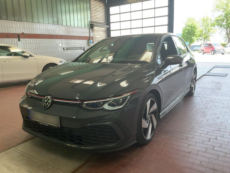 Volkswagen Golf VIII 2.0 TSI GTI