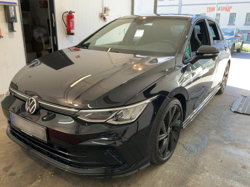 Volkswagen Golf VIII 2.0 TSI R-Line
