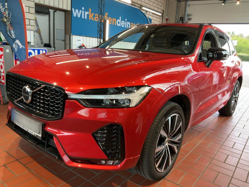 Volvo XC60 2.0 B4 Mild-Hybrid Plus Dark AWD