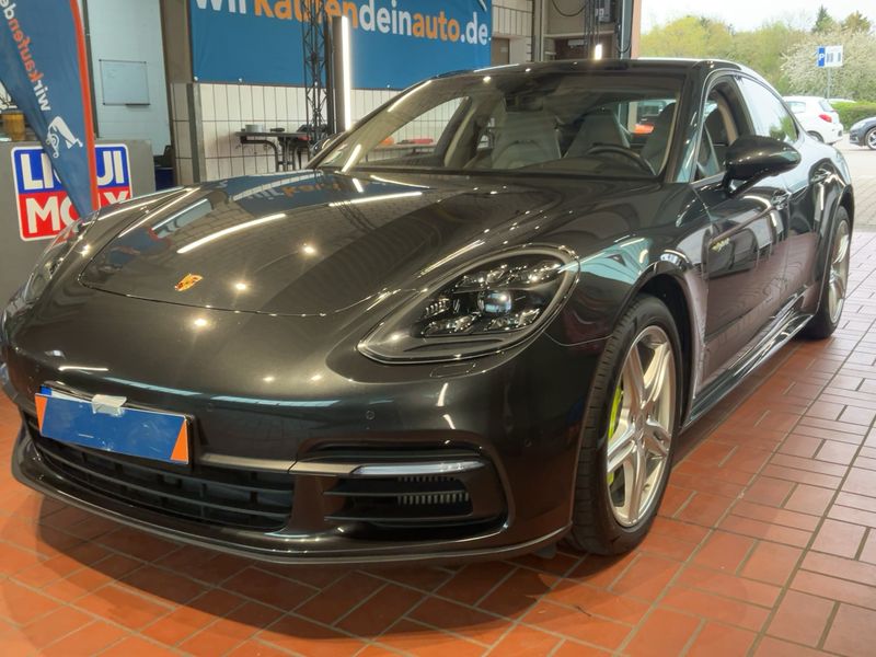 Porsche Panamera 4 E-Hybrid