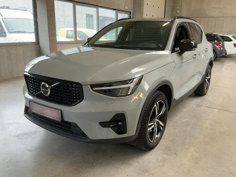 Volvo XC40 2.0 B3 Mild-Hybrid Plus Dark 2WD