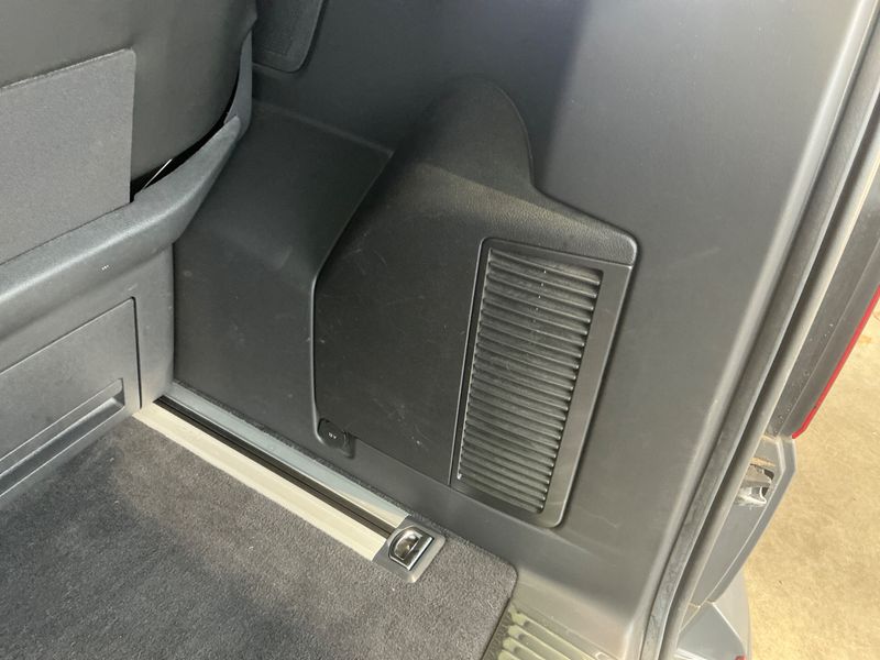 Volkswagen T6 Multivan 2.0 TDI Generation Six FWD