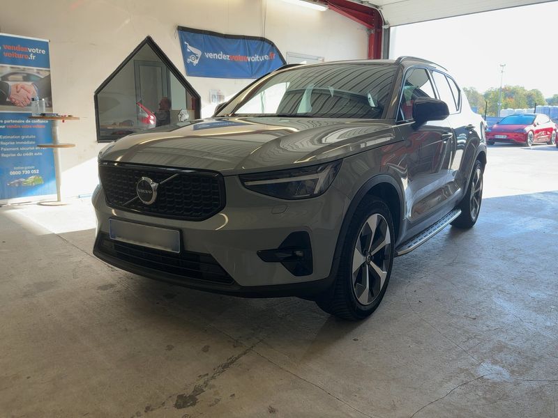 Volvo XC40 2.0 B3 Mild-Hybrid Ultimate Dark 2WD