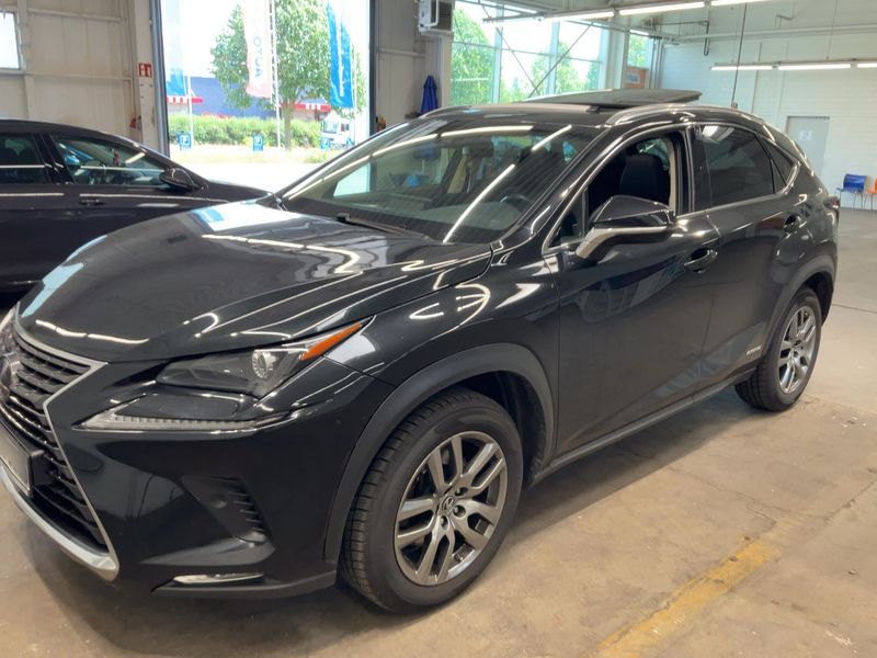 Lexus NX-Serie NX 300h E-Four Executive Line