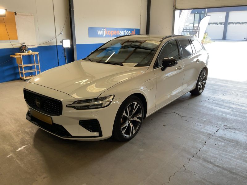 Volvo V60 2.0 T8 Plug-in Hybrid R-Design AWD