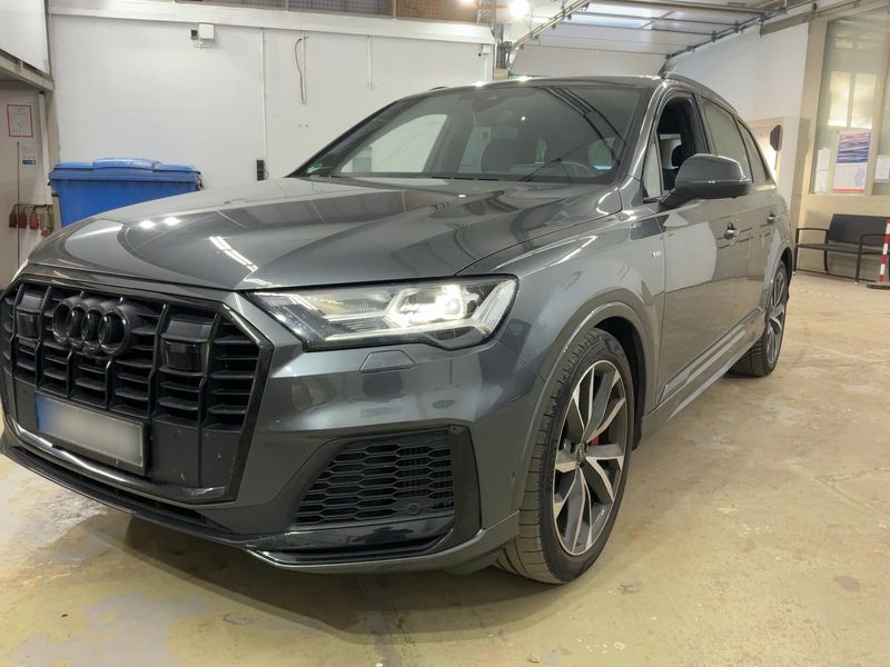 Audi Q7 55 TFSIe quattro S line