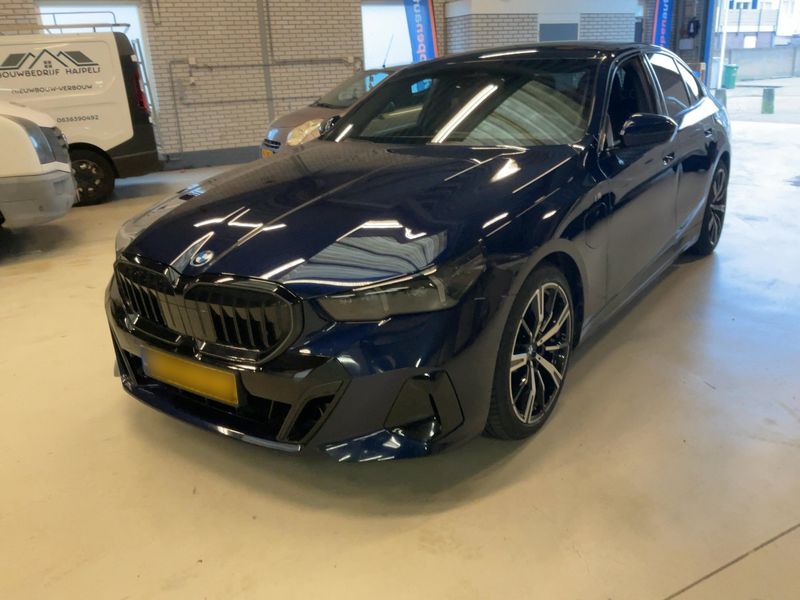 BMW 5 серия 530e M Sport