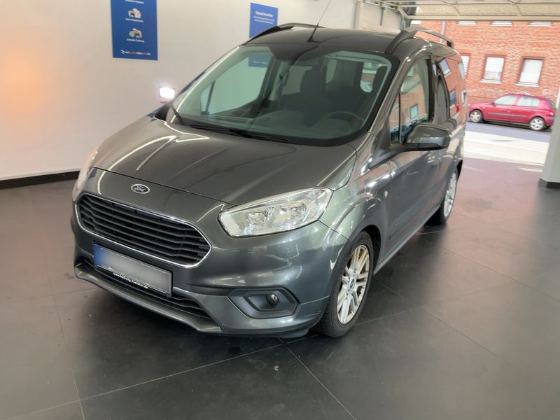 Ford Tourneo Courier 1.5 TDCi Titanium