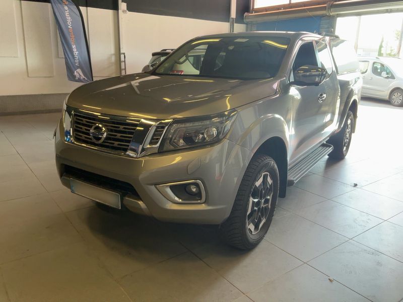 Nissan Navara NP-300 2.3 dCi Visia King Cab Chassis Cab 4x4