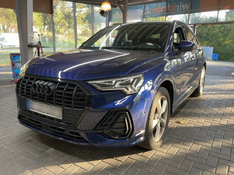 Audi Q3 45 TFSIe S line