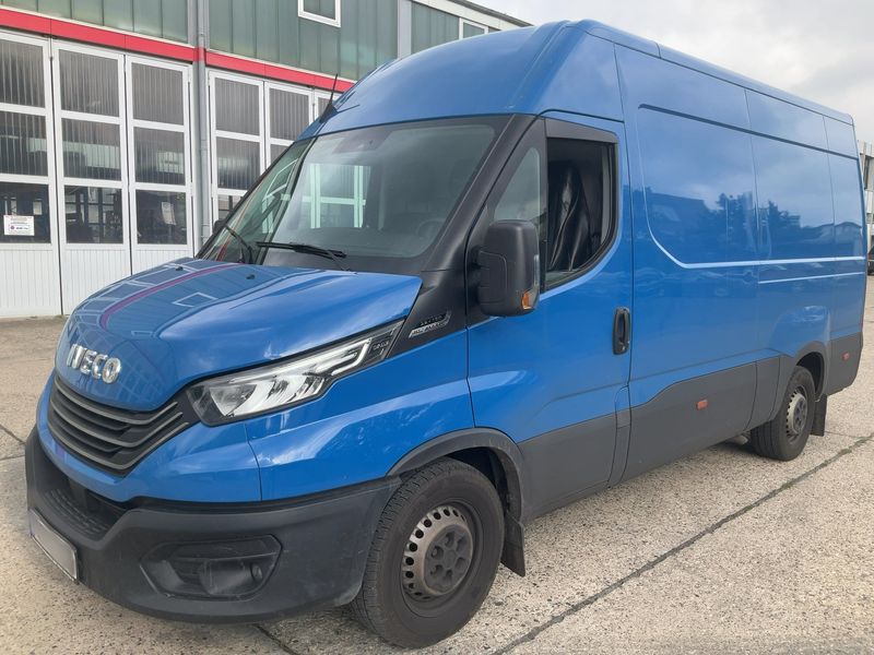 Iveco Daily 2.3 Diesel HKa 35 S V Radstand 3520 L