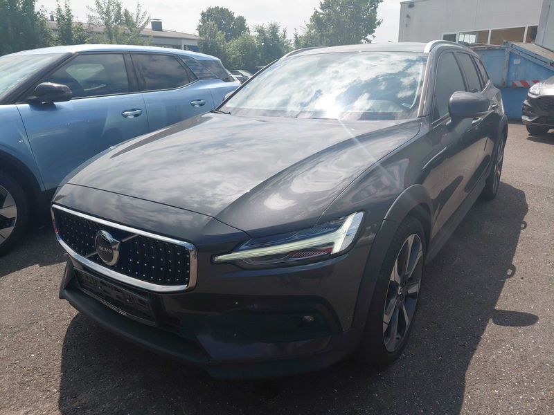 Volvo V60 Cross Country 2.0 B4 Mild-Hybrid Ultimate AWD