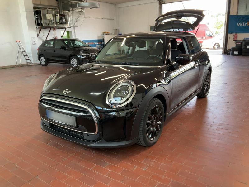 MINI One Essential Trim