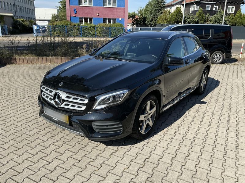 Mercedes-Benz GLA-Klasse GLA 200 AMG Line