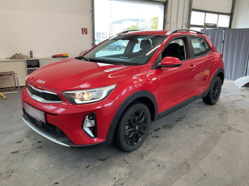 Kia Stonic 1.2 Silber
