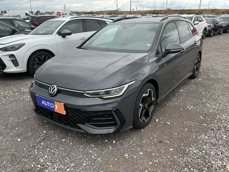 Volkswagen Golf VIII 1.5 TSI R-Line