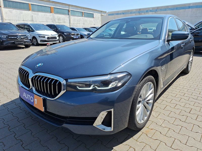 BMW 5 серия 530e xDrive Luxury Line