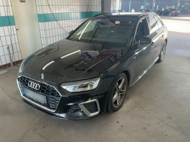 Audi A4 35 TFSI Mild-Hybrid S line
