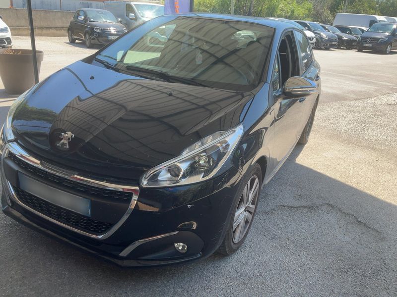 Peugeot 208 1.2 PureTech Signature